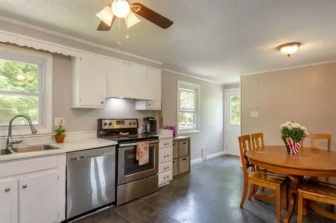 3 Hillside Circle Gardiner ME 04359