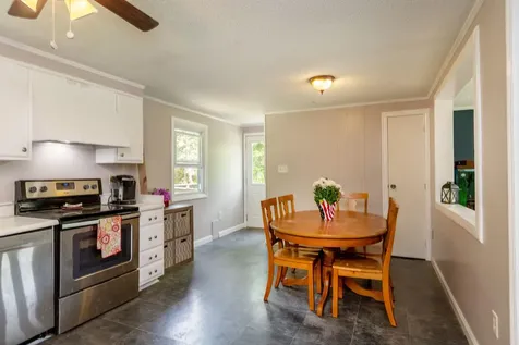 3 Hillside Circle Gardiner ME 04359