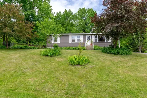 3 Hillside Circle Gardiner ME 04359
