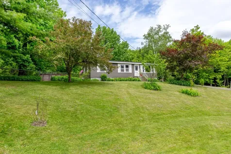 3 Hillside Circle Gardiner ME 04359