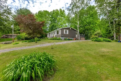 3 Hillside Circle Gardiner ME 04359