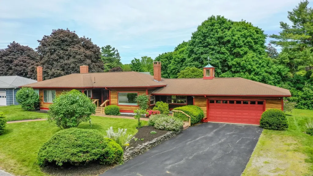 10 Barkley Avenue Auburn ME 04210