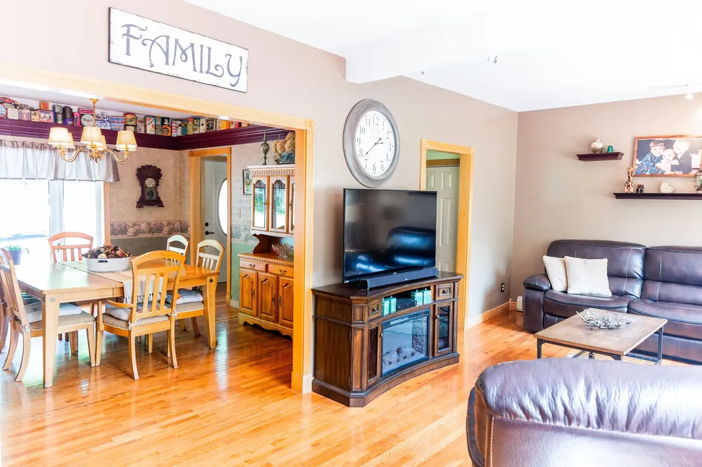 1212 Auburn Road Turner ME 04282