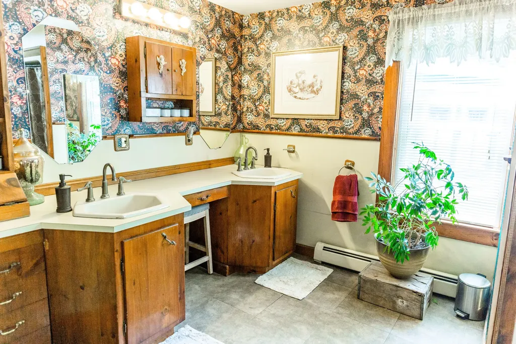 1212 Auburn Road Turner ME 04282