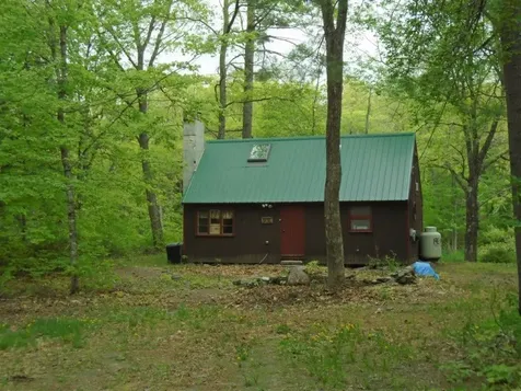 51 Pond Road Abbot ME 04406