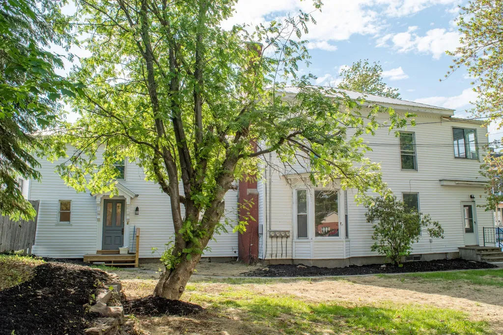 20 Central Street Winthrop ME 04364