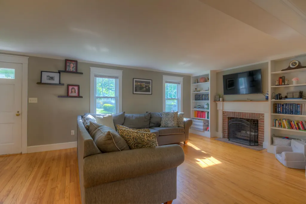 63 Clemons Street South Portland ME 04106