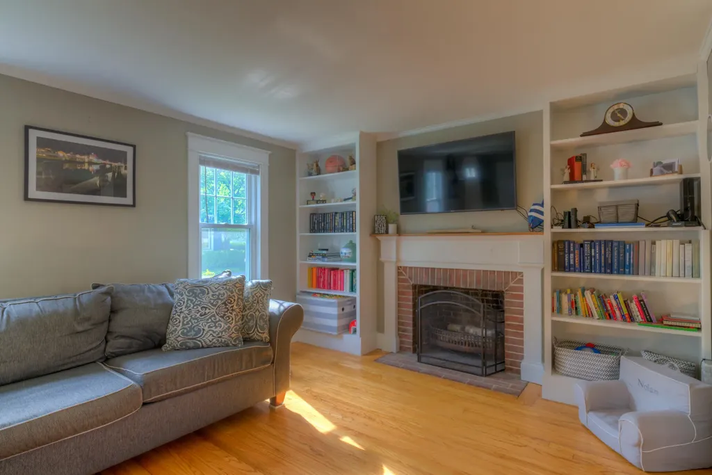 63 Clemons Street South Portland ME 04106