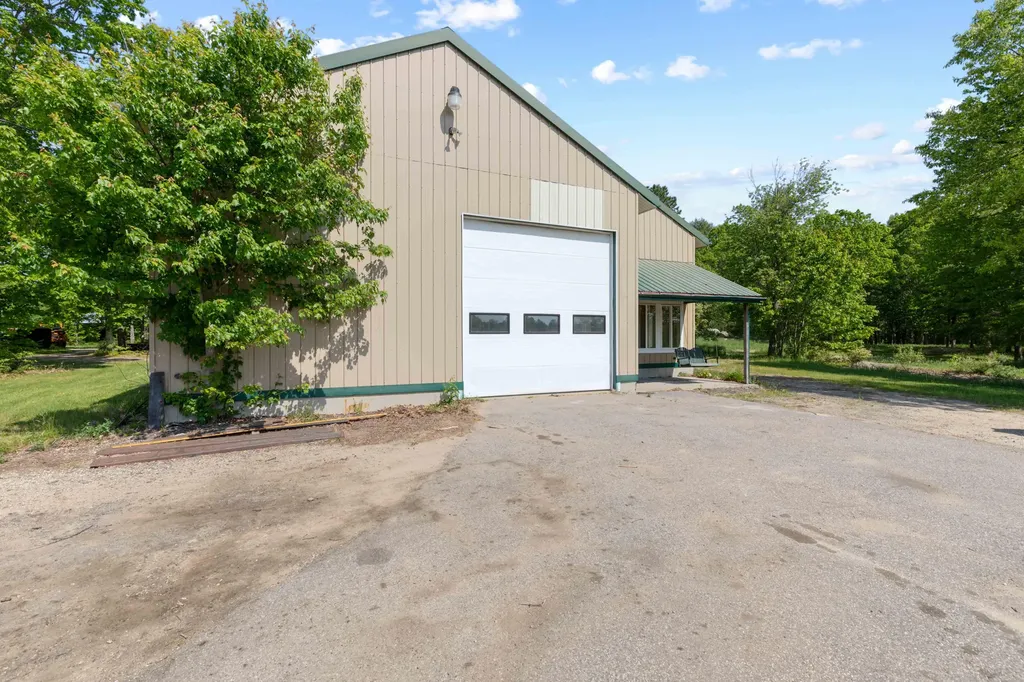 152 Gould Road Dayton ME 04005