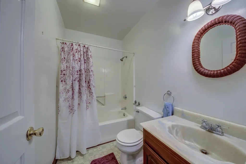 162 Scraggle Point Road Saint George ME 04859