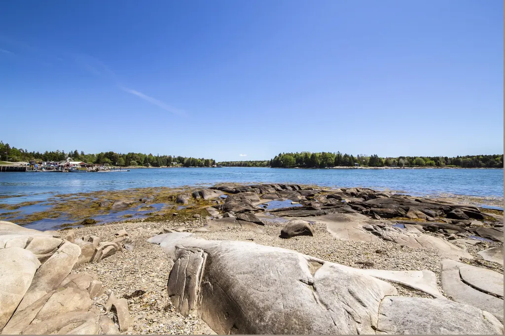 162 Scraggle Point Road Saint George ME 04859