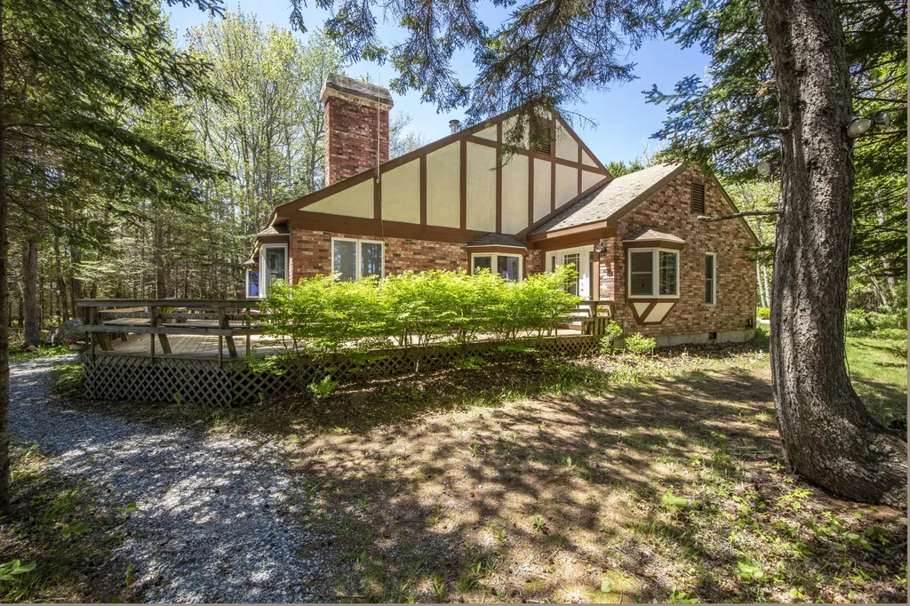 162 Scraggle Point Road Saint George ME 04859