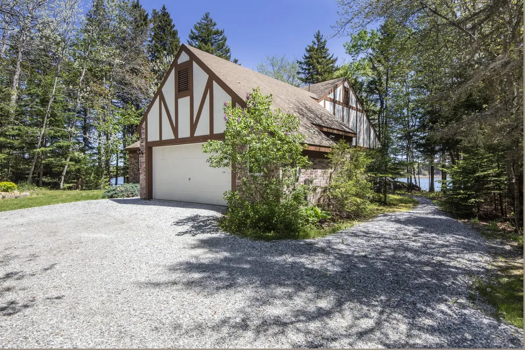 162 Scraggle Point Road Saint George ME 04859