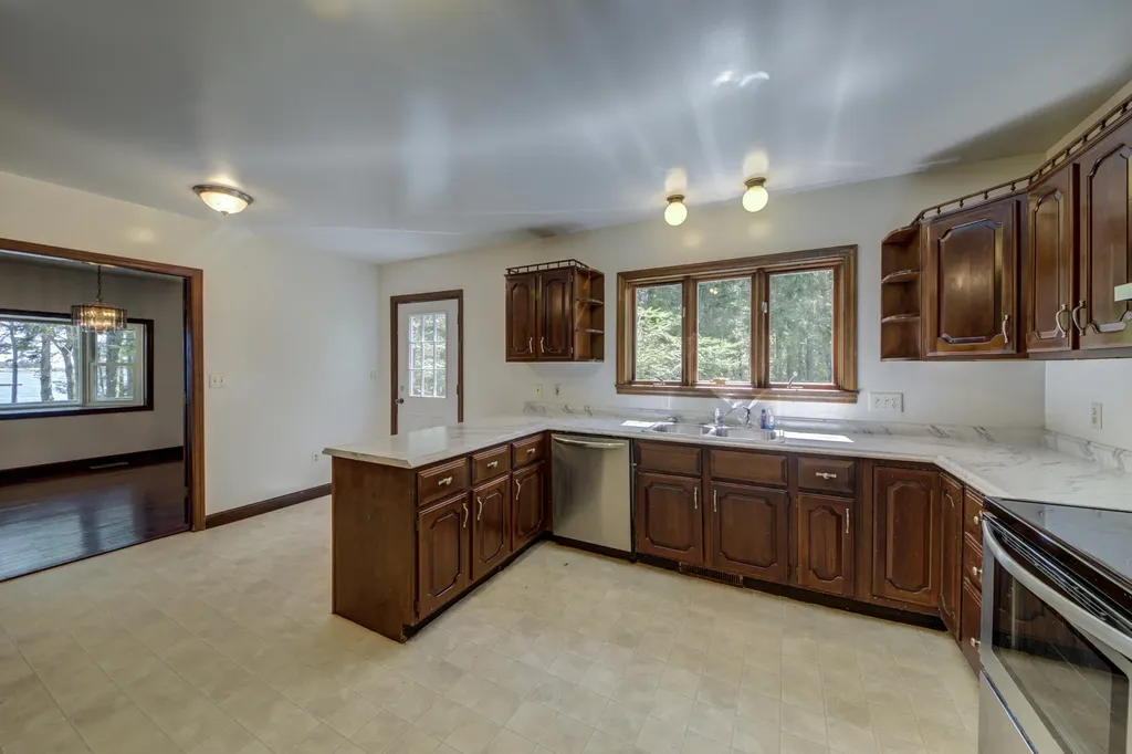 162 Scraggle Point Road Saint George ME 04859