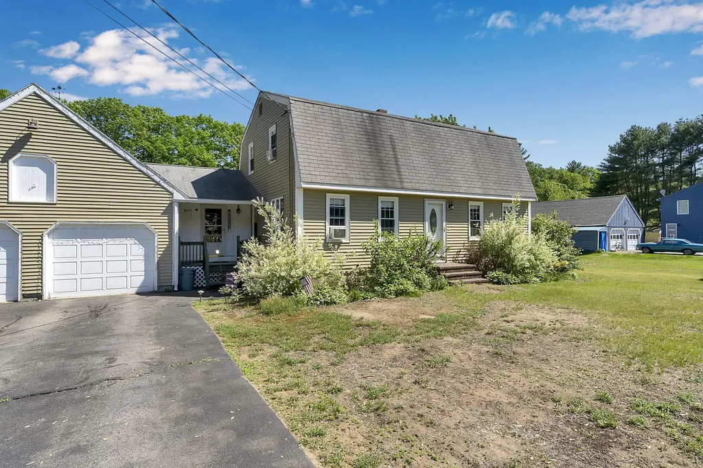 55 Cornfield Road Buxton ME 04093