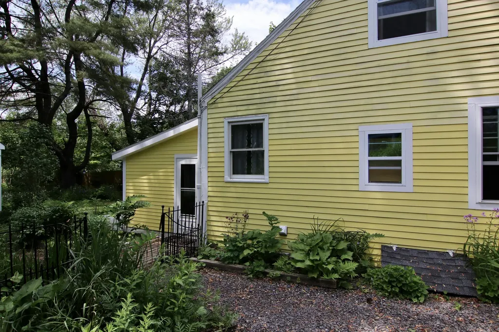 30 Main Street Raymond ME 04071