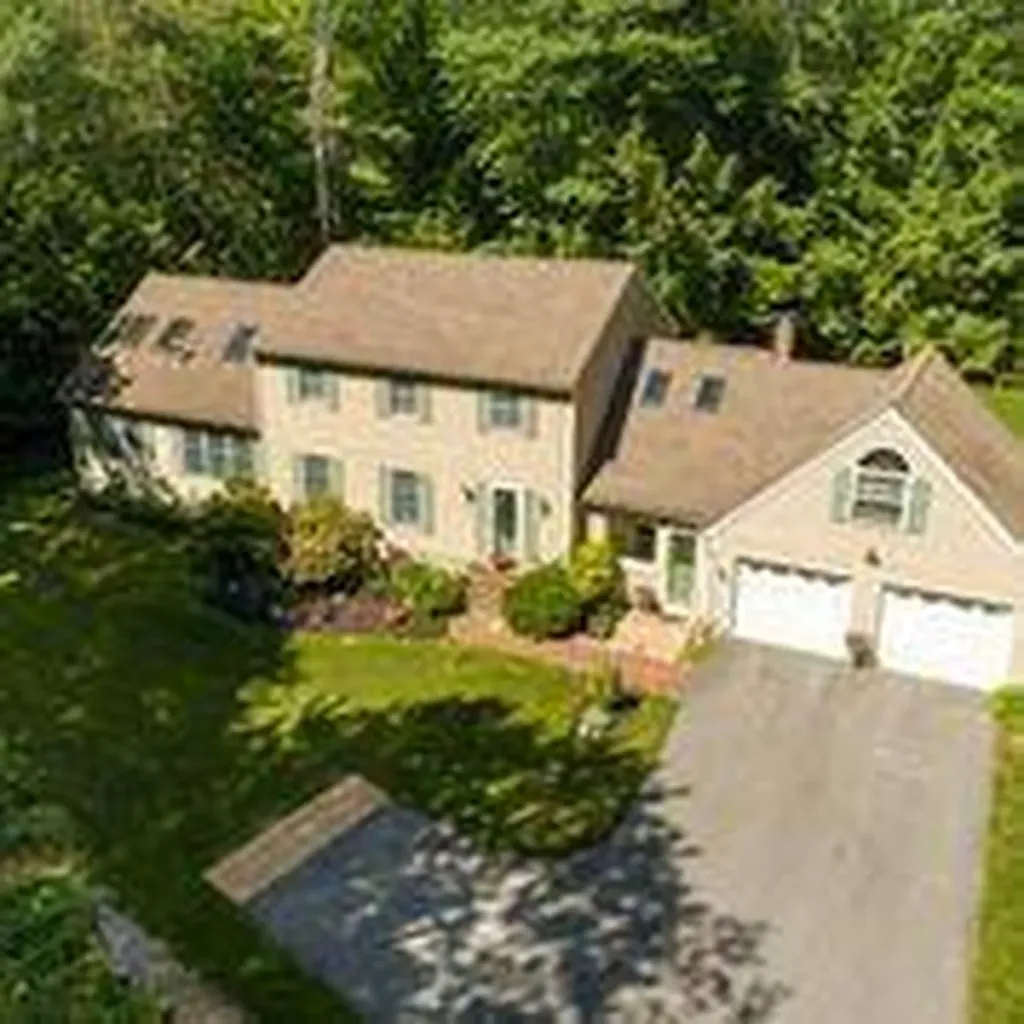 17 Brookside Drive Falmouth ME 04105
