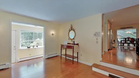 17 Brookside Drive Falmouth ME 04105