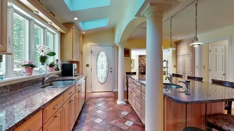 17 Brookside Drive Falmouth ME 04105