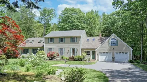 17 Brookside Drive Falmouth ME 04105