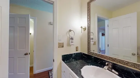 17 Brookside Drive Falmouth ME 04105