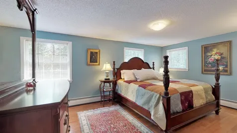 17 Brookside Drive Falmouth ME 04105