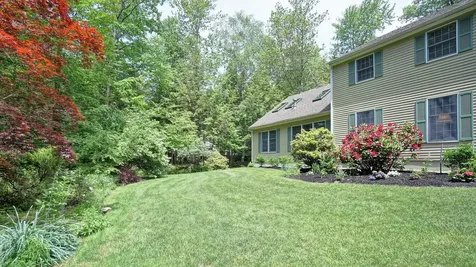 17 Brookside Drive Falmouth ME 04105