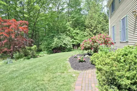 17 Brookside Drive Falmouth ME 04105