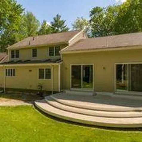 17 Brookside Drive Falmouth ME 04105