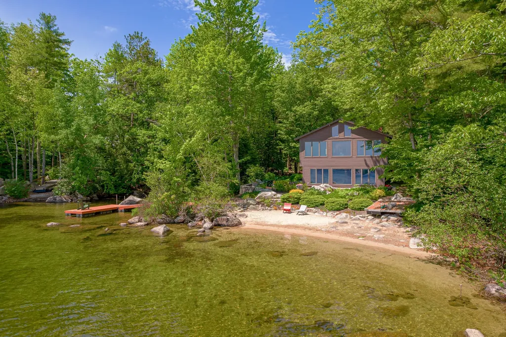 65 Forest Road Raymond ME 04071