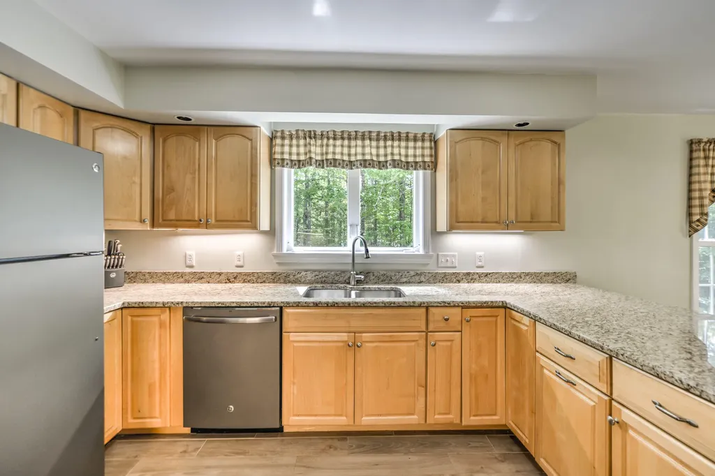 15 Collins Way Durham ME 04222