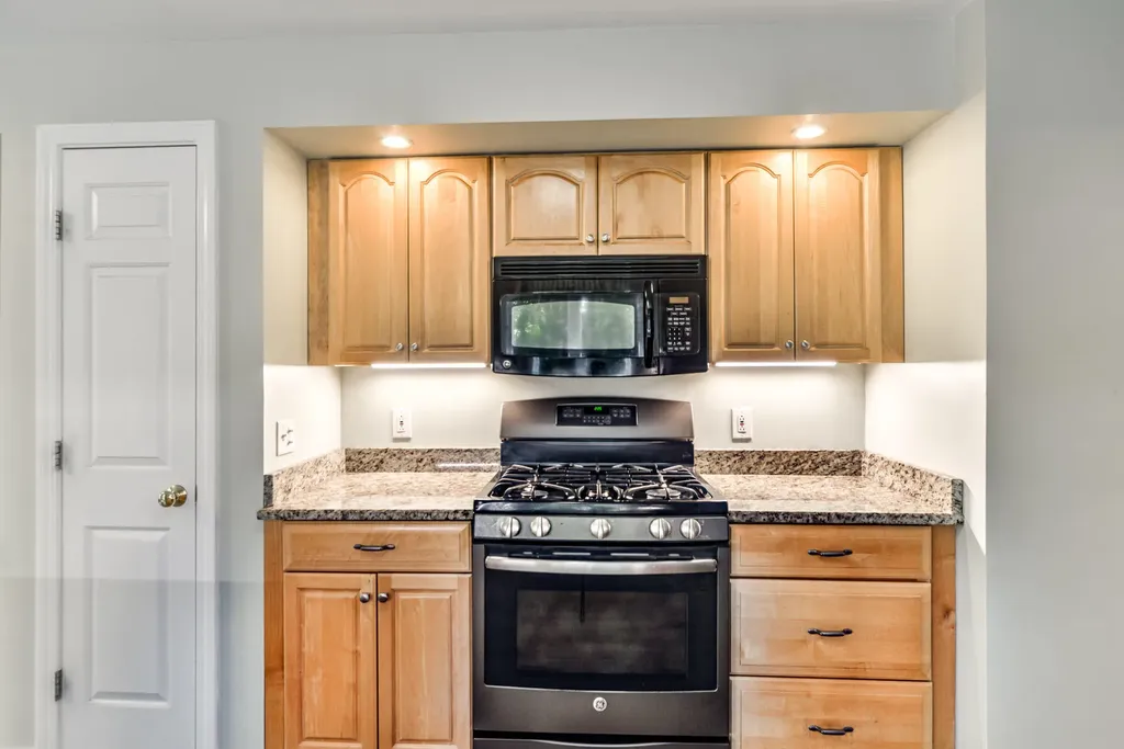 15 Collins Way Durham ME 04222