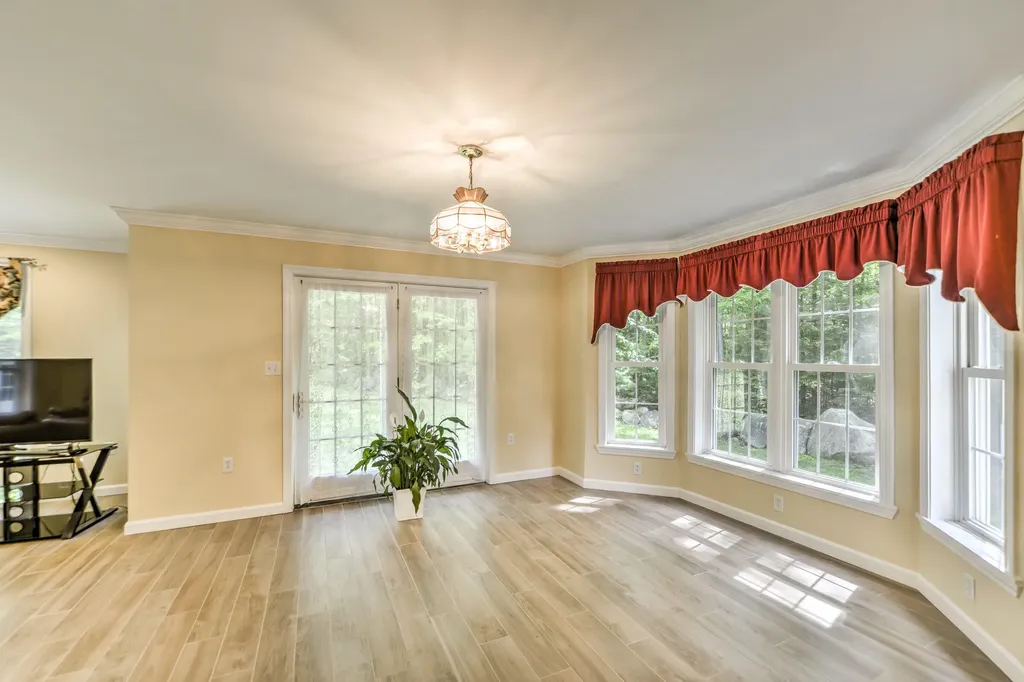 15 Collins Way Durham ME 04222