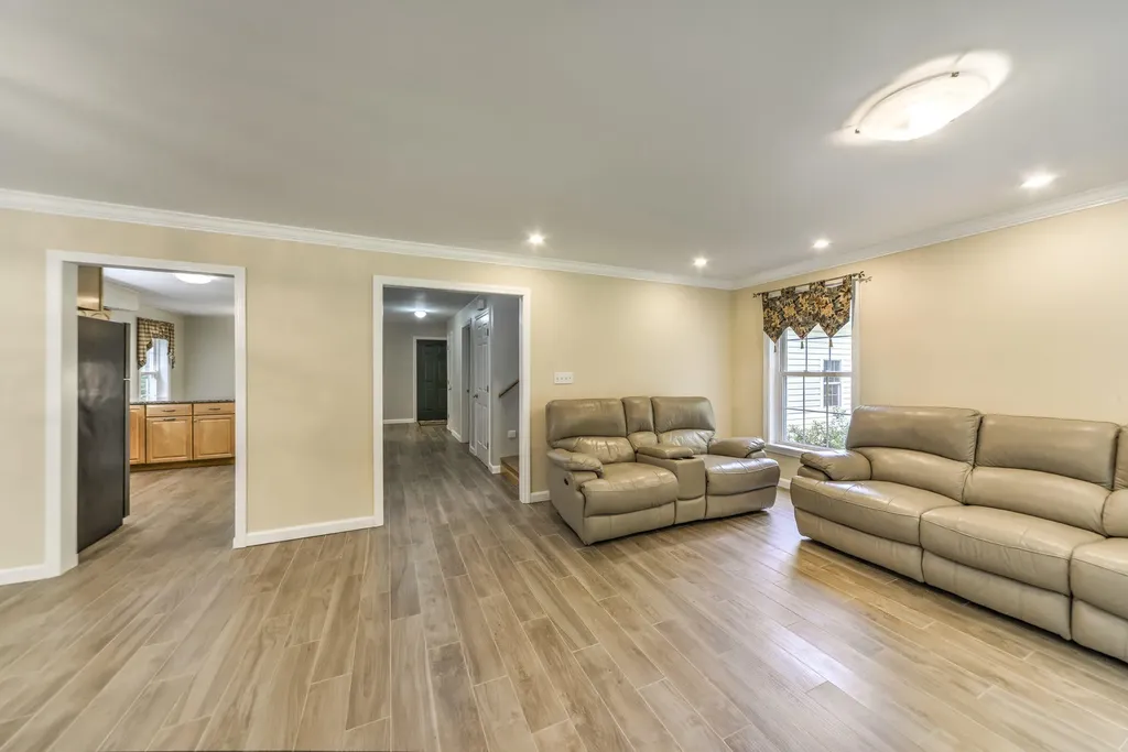 15 Collins Way Durham ME 04222