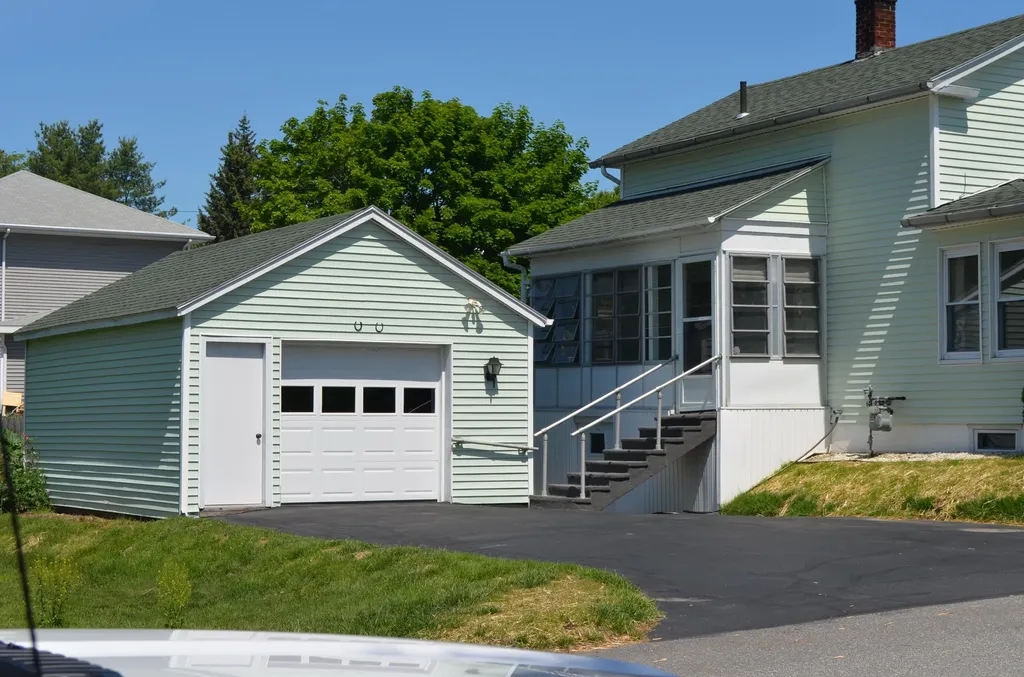 25 Olive Avenue Lewiston ME 04240