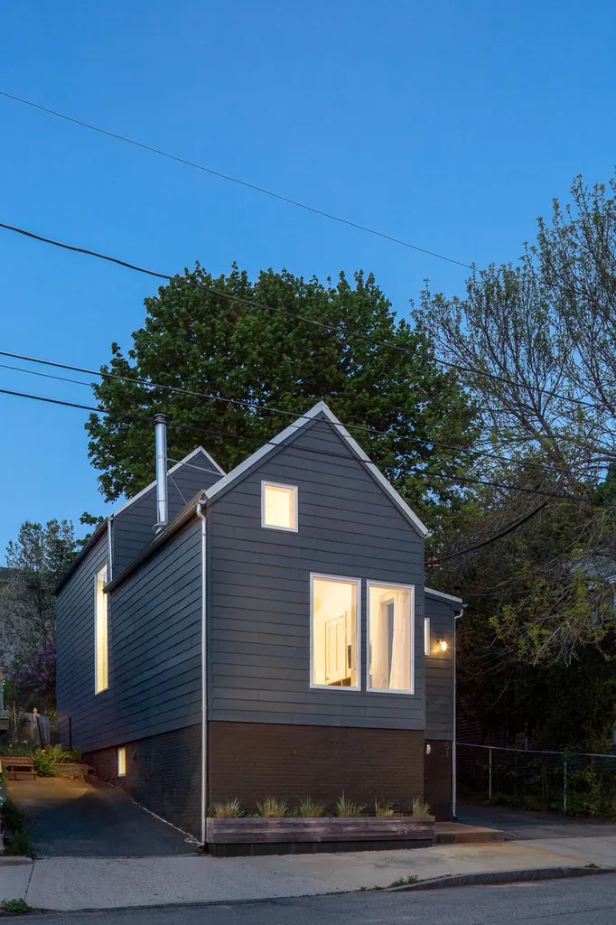 51 Hammond Street Portland ME 04101