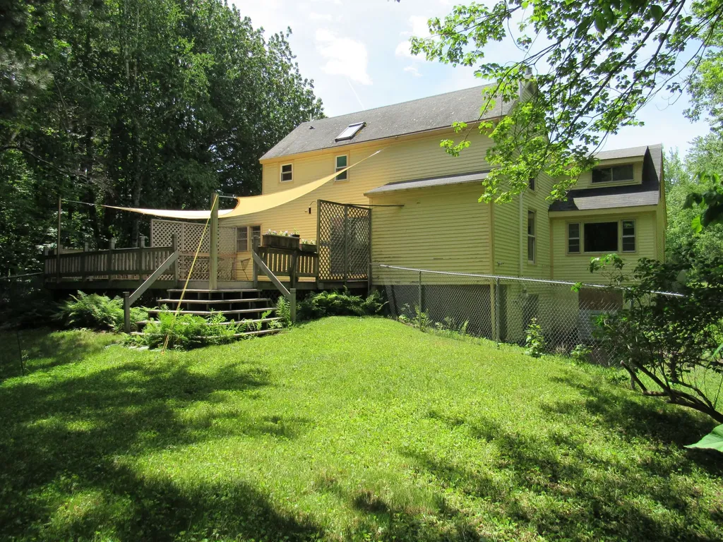 231 Yarmouth Road Gray ME 04039