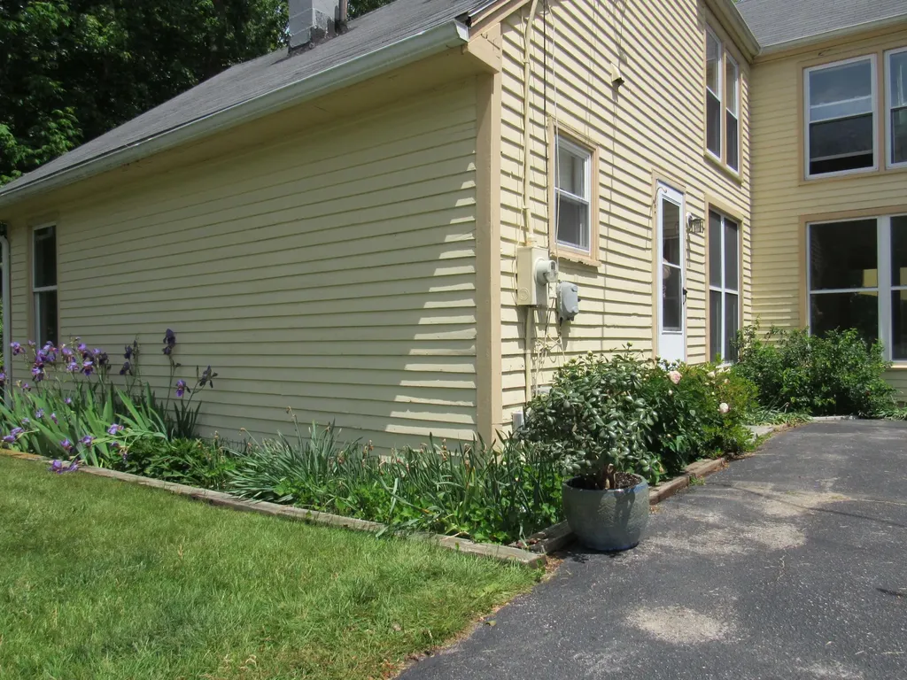 231 Yarmouth Road Gray ME 04039