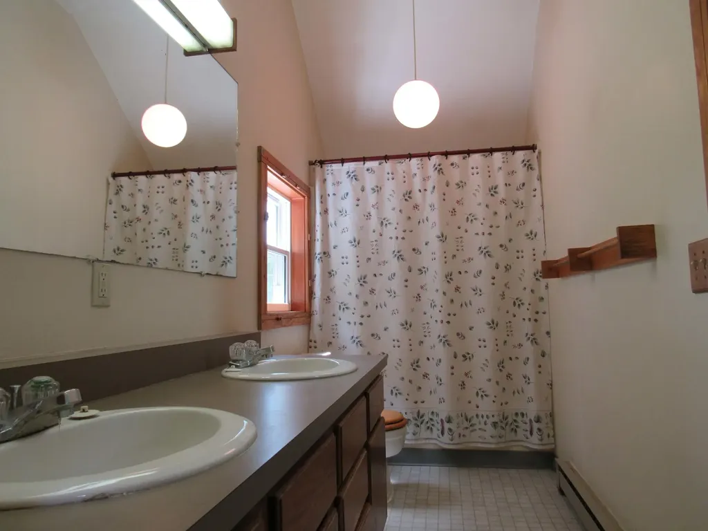 231 Yarmouth Road Gray ME 04039