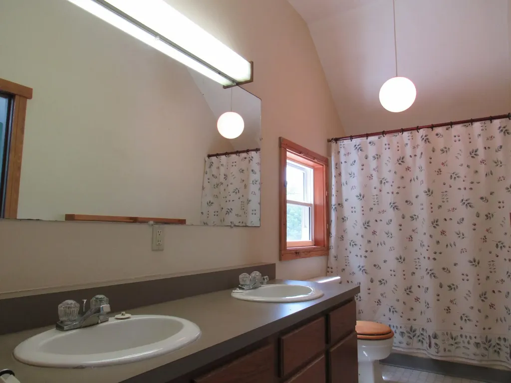 231 Yarmouth Road Gray ME 04039