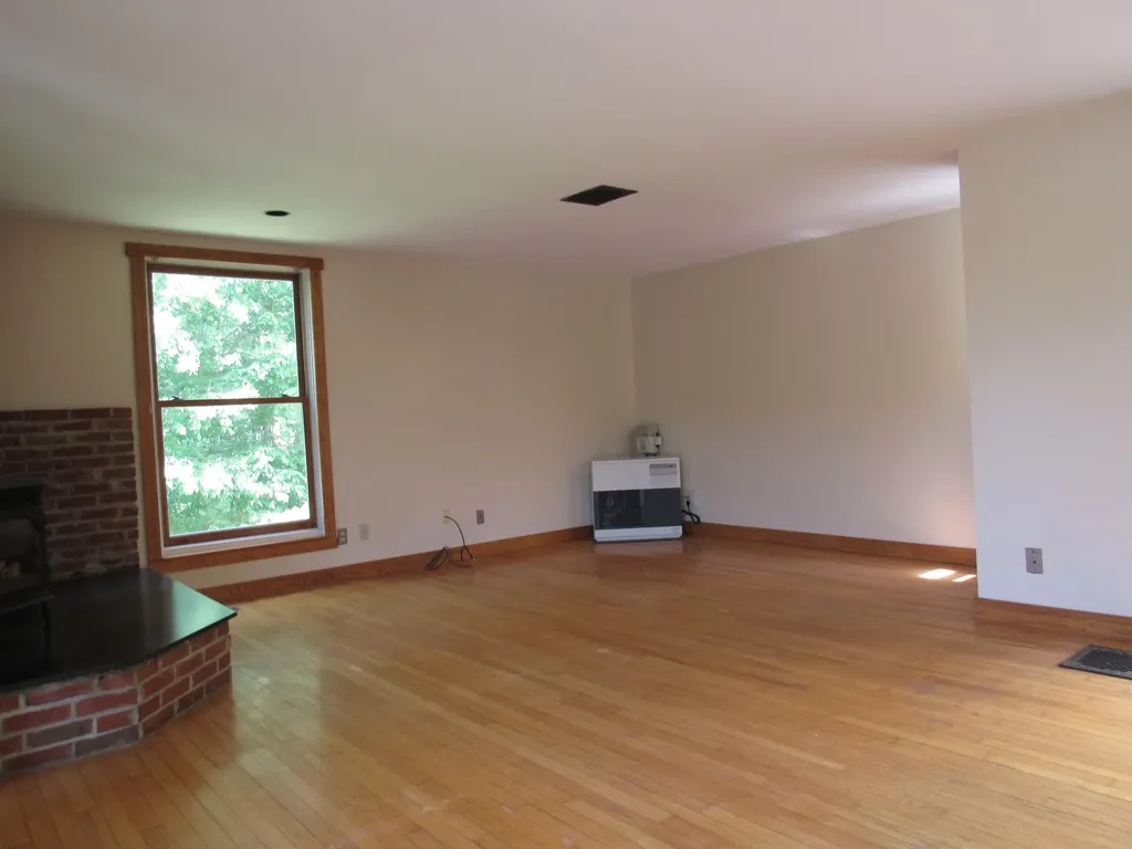 231 Yarmouth Road Gray ME 04039