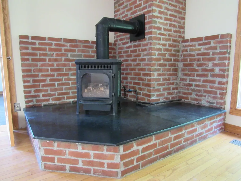 231 Yarmouth Road Gray ME 04039