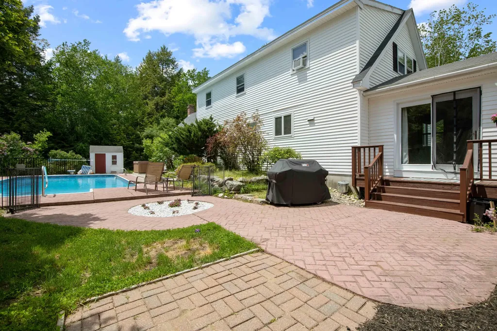 597 Parker Farm Road Buxton ME 04093