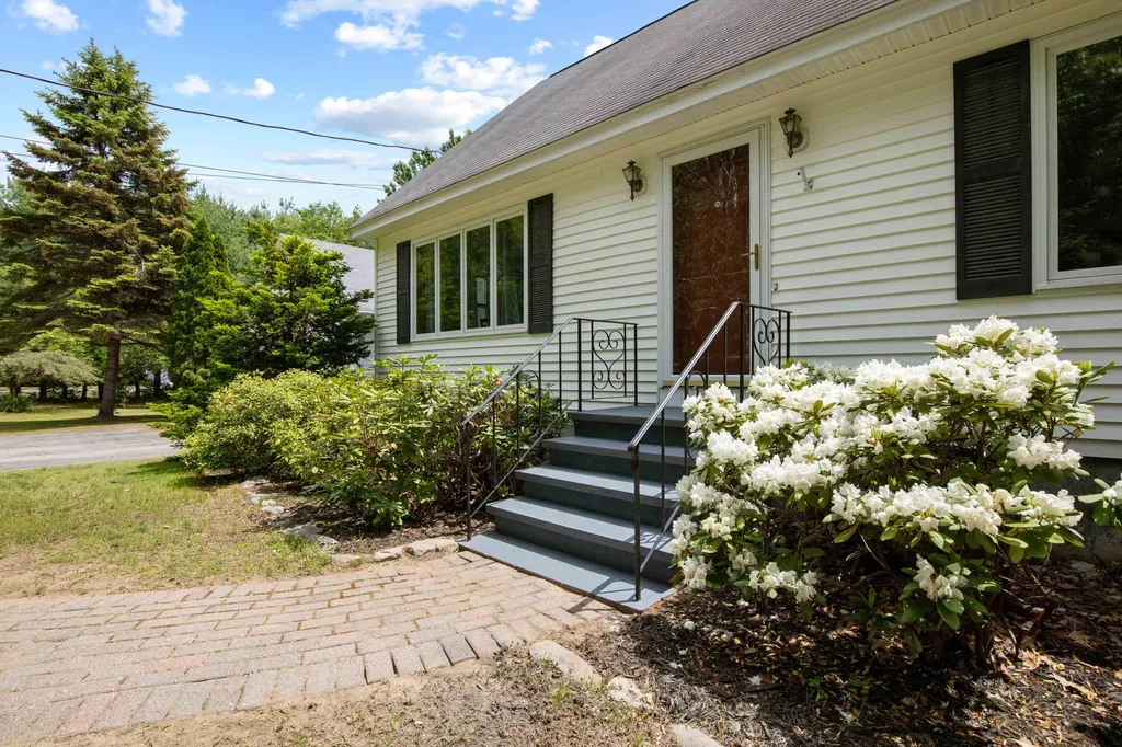 597 Parker Farm Road Buxton ME 04093