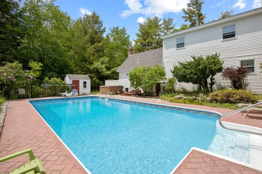597 Parker Farm Road Buxton ME 04093