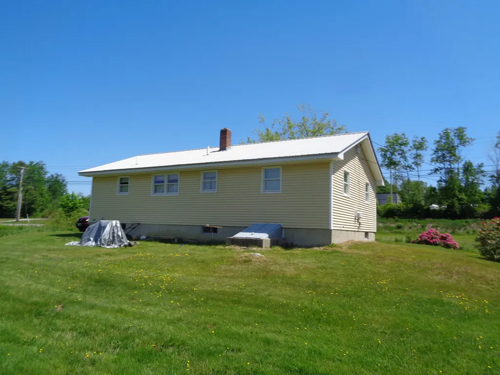 528 Gardiner Road Wiscasset ME 04578