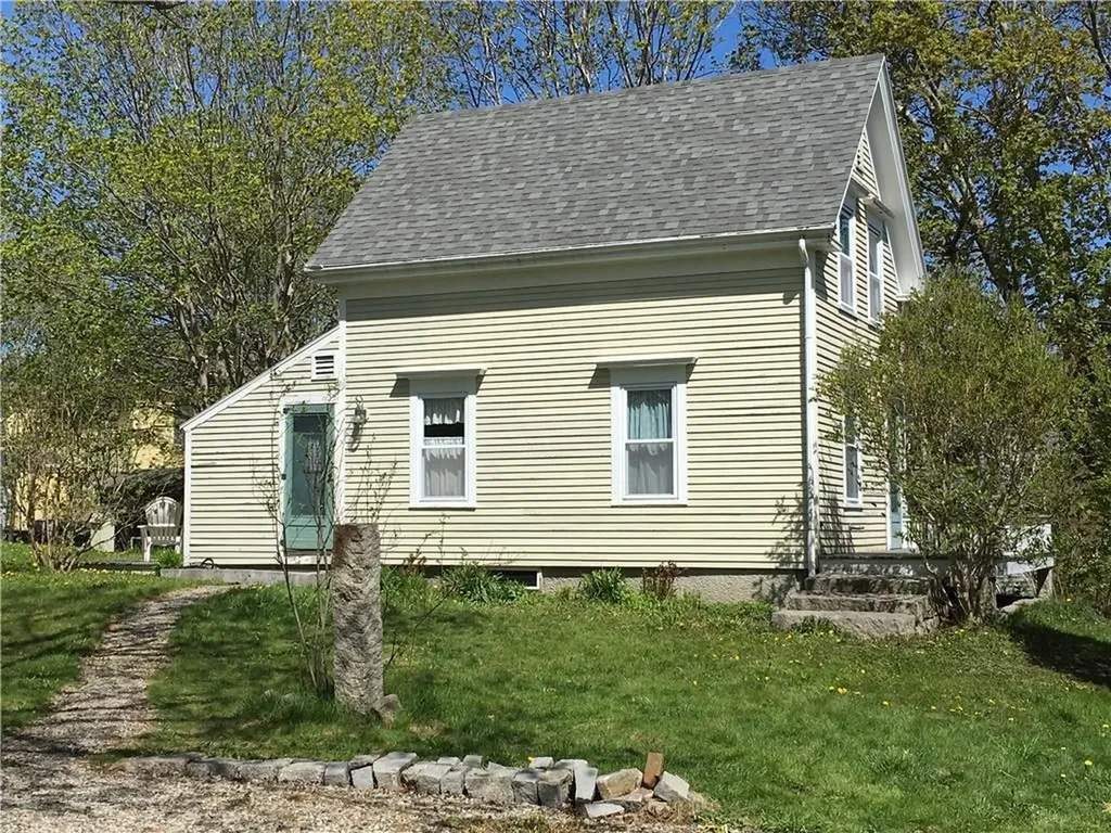 5 Washington School Road Vinalhaven ME 04863
