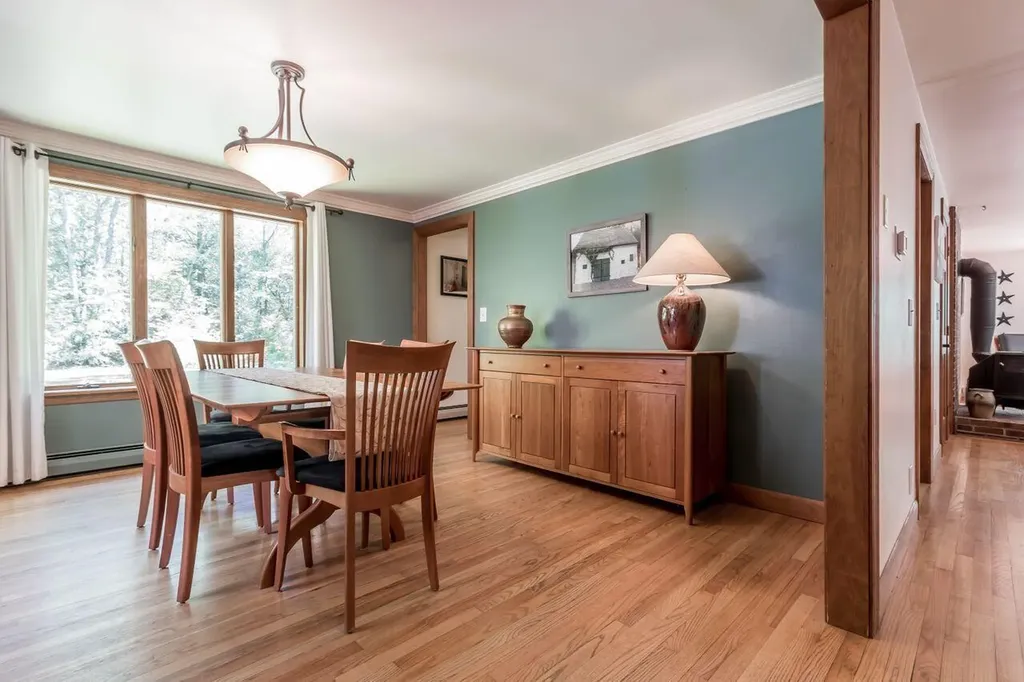 552 Blackstrap Road Falmouth ME 04105