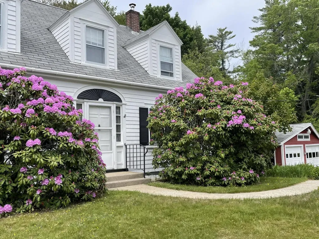 173 School Street Damariscotta ME 04543
