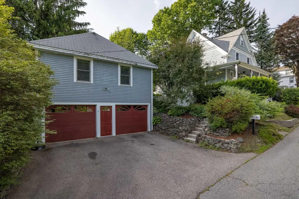 15 Newson Avenue Kittery ME 03904